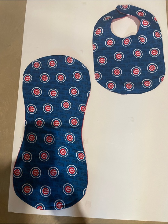 chicago cubs Other - Baby Bib and Burp Cloth Set - Blue